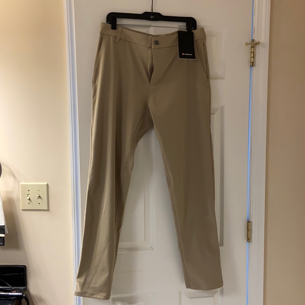 Lululemon NWT Men’s Commission ABC pants size 34
